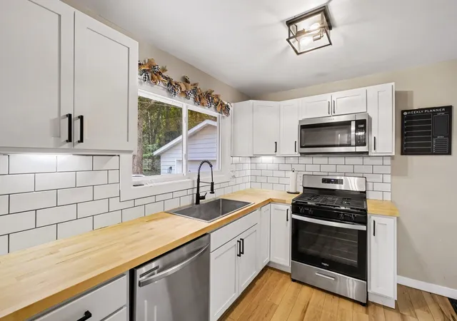 Photo 2 of Single family home for sale at 401 W South St, Greenville, MI 48838 | MLS# 65026048824 | Listing updated on 2026-10-13