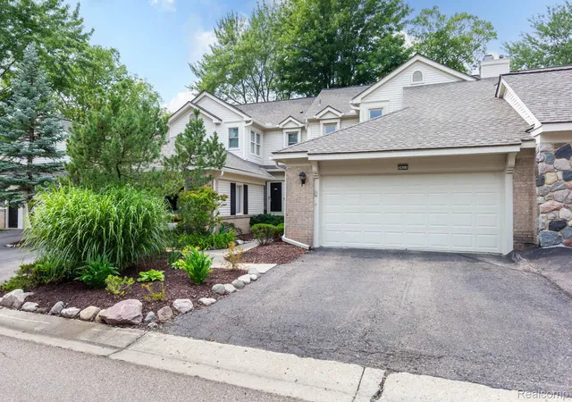Photo 2 of Condo for sale at 7671 Danbury Cir, West Bloomfield, MI 48322 | MLS# 20261074078 | Listing updated on 2026-10-10