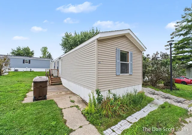 Photo 3 of Single family home for sale at 3662 Mount Blanc St Nw, Grand Rapids, MI 49544 | MLS# 65026048839 | Listing updated on 2026-10-12