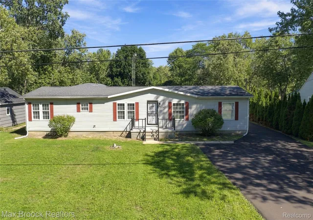 Photo 1 of Single family home for sale at 2267 Howe Rd, Burton, MI 48519 | MLS# 20261074091 | Listing updated on 2026-10-20