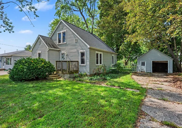 Single family home for sale at 115 N 20th Street, Battle Creek, MI 49015 | MLS# 66026048847