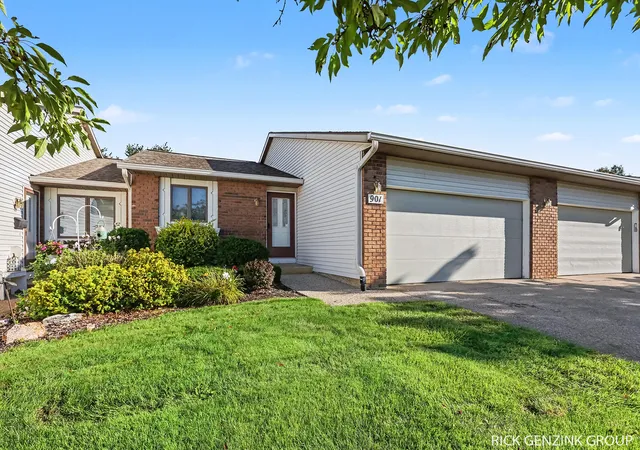 Photo 3 of Condo for sale at 901 Creekridge Dr, Holland, MI 49423 | MLS# 71026048853 | Listing updated on 2026-10-20