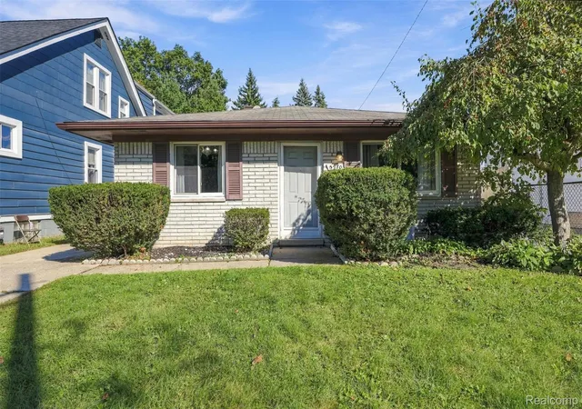 Photo 2 of Single family home for sale at 5970 N Silvery Ln, Dearborn Heights, MI 48127 | MLS# 20261074111 | Listing updated on 2026-10-18