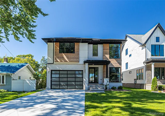 Photo 1 of Single family home for sale at 41215 Belvidere St, Harrison Township, MI 48045 | MLS# 20261074137 | Listing updated on 2026-10-18