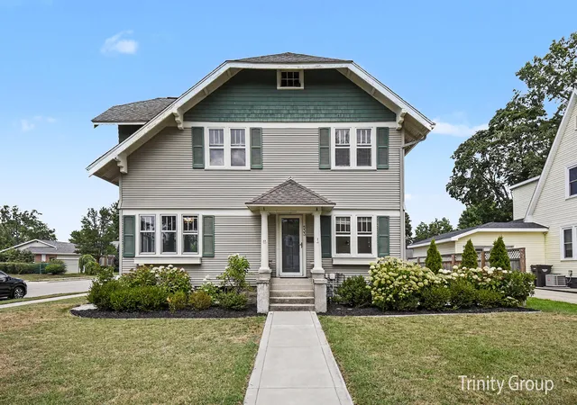 Photo 3 of Single family home for sale at 533 E Central Ave, Zeeland, MI 49464 | MLS# 65026048865 | Listing updated on 2026-10-11