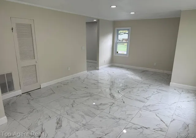 Photo 2 of Single family home for sale at 2848 Edna Jane Dr, Auburn Hills, MI 48326 | MLS# 20261074144 | Listing updated on 2026-10-07