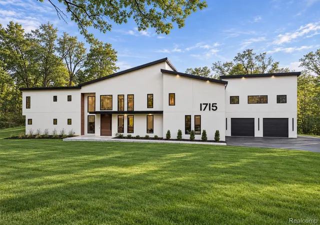 Photo 1 of Mansion for sale at 1715 Lone Pine Rd, Bloomfield Hills, MI 48302 | MLS# 20261074147 | Listing updated on 2026-10-21