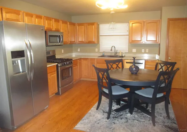 Photo 3 of Single family home for sale at 2304 Woodridge Dr, Adrian, MI 49221 | MLS# 56050221748 | Listing updated on 2026-10-14