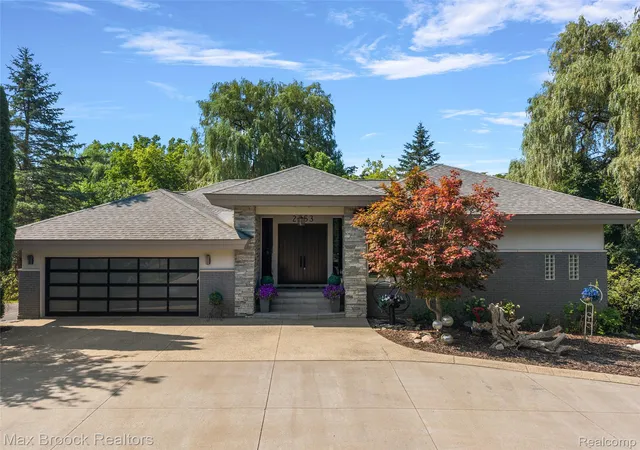 Photo 1 of Sale Pending at 2253 Lone Pine Rd, West Bloomfield, MI 48323 | MLS# 20261074186 | Listing updated on 2026-10-13
