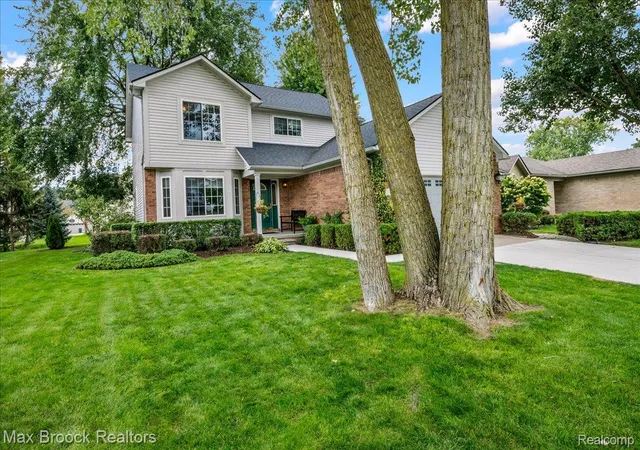 Photo 2 of Single family home for sale at 144 Arthur Dr, Troy, MI 48083 | MLS# 20261074212 | Listing updated on 2026-10-18