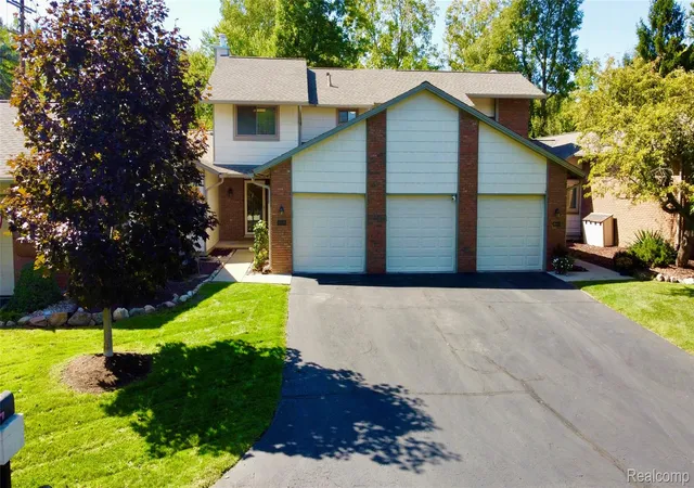 Photo 3 of Condo for sale at 48148 Colony Farm Cir, Plymouth, MI 48170 | MLS# 20261074213 | Listing updated on 2026-10-05