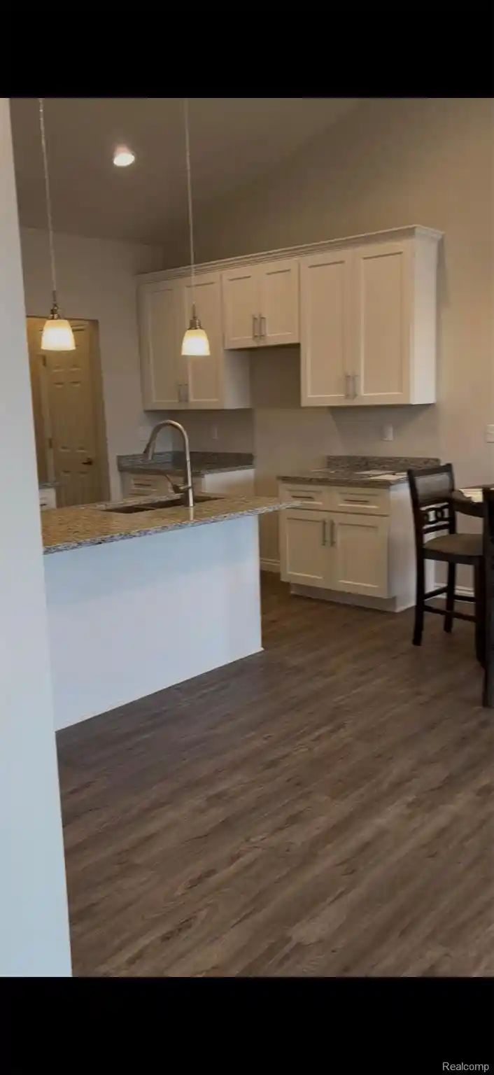 Listing Photo 2 - Condo for sale in 48810 Birmingham Dr located at 48810 Birmingham Dr, New Baltimore, MI 48047 - Unit #36