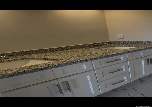 Listing Photo 5 - Condo for sale in building located at 48810 Birmingham Dr, New Baltimore, MI 48047 - Unit #36