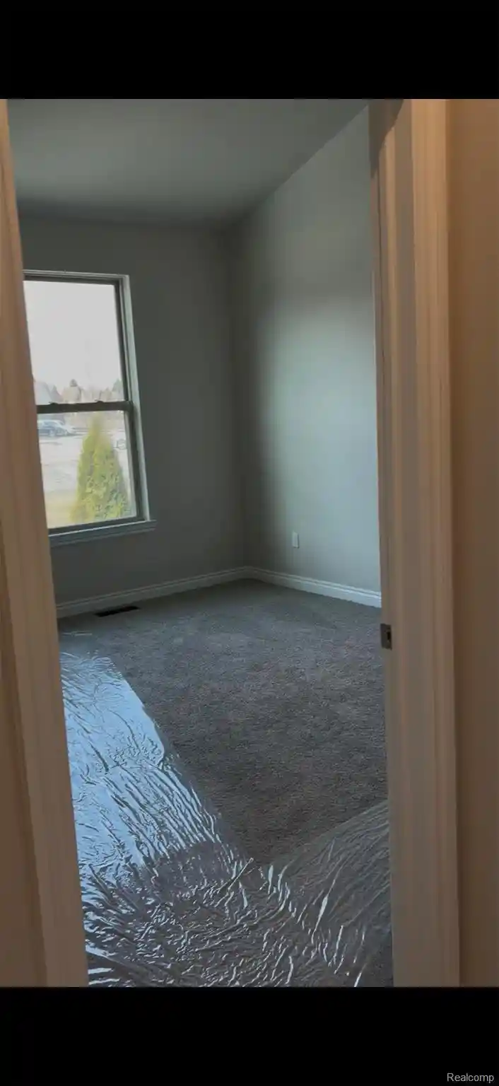 Listing Photo 7 - Condo for sale in 48810 Birmingham Dr located at 48810 Birmingham Dr, New Baltimore, MI 48047 - Unit #36