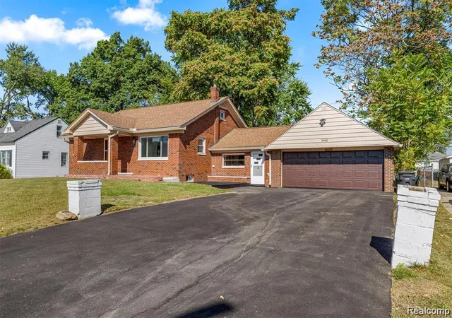 Photo 2 of Single family home for sale at 35408 Farragut Ave, Westland, MI 48186 | MLS# 20261074227 | Listing updated on 2026-10-08