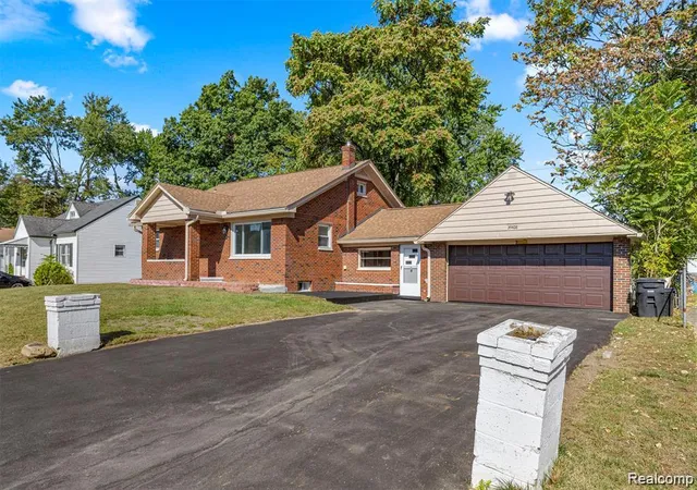 Photo 3 of Single family home for sale at 35408 Farragut Ave, Westland, MI 48186 | MLS# 20261074227 | Listing updated on 2026-10-08