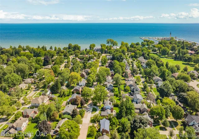 Photo 2 of Single family home for sale at 69 Willow Tree Pl, Grosse Pointe Shores, MI 48236 | MLS# 20261074234 | Listing updated on 2026-10-11