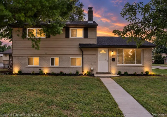 Photo 1 of Single family home for sale at 18300 Melvin St, Livonia, MI 48152 | MLS# 20261074241 | Listing updated on 2026-10-13