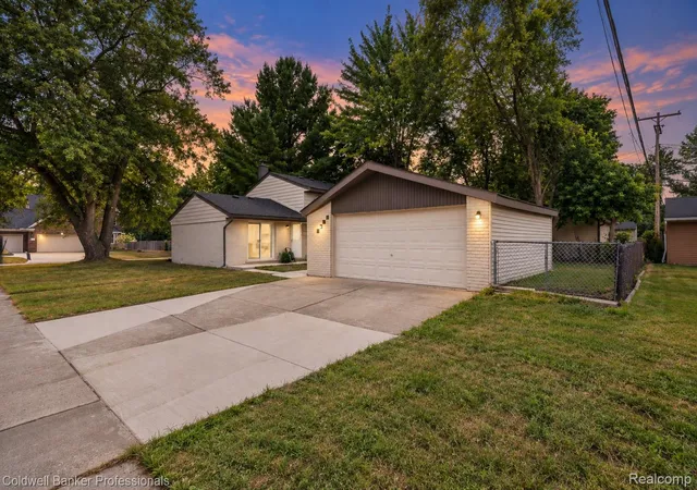 Photo 2 of Single family home for sale at 18300 Melvin St, Livonia, MI 48152 | MLS# 20261074241 | Listing updated on 2026-10-13
