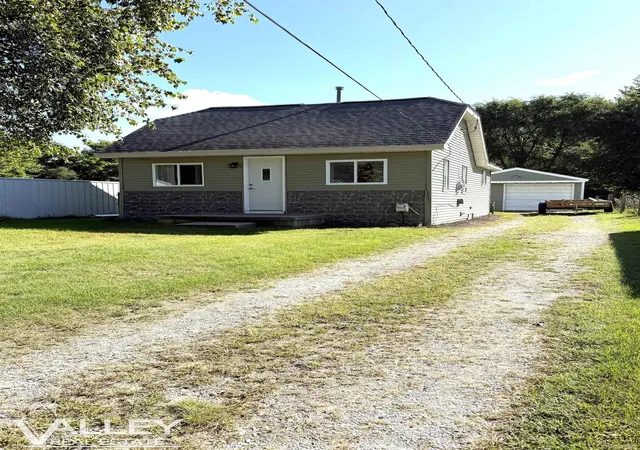 Single family home for sale at 595 S River Rd, Saginaw, MI 48609 | MLS# 61050221777