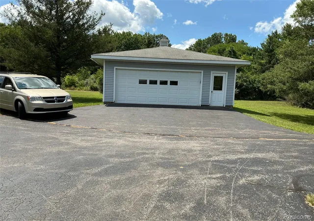 Photo 3 of Single family home for sale at 1331 Bankers Rd, Hillsdale, MI 49242 | MLS# 20261074254 | Listing updated on 2026-10-06