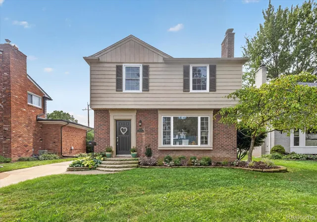 Photo 1 of Single family home for sale at 1037 W Selfridge Blvd, Clawson, MI 48017 | MLS# 20261074267 | Listing updated on 2026-10-10