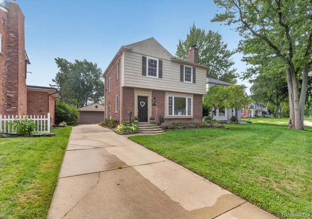 Photo 3 of Single family home for sale at 1037 W Selfridge Blvd, Clawson, MI 48017 | MLS# 20261074267 | Listing updated on 2026-10-10