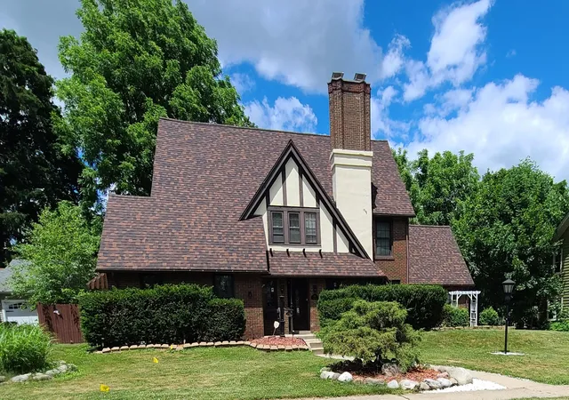 Single family home for sale at 746 Oakridge Dr, Jackson, MI 49203 | MLS# 55026048944