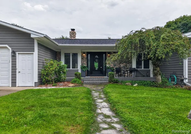 Photo 1 of Sale Pending at 2524 Curtis Rd, Leonard, MI 48367 | MLS# 20261074306 | Listing updated on 2026-10-07