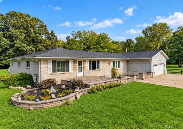 Photo 1 of Single family home for sale at 6252 Greer Rd, West Bloomfield, MI 48324 | MLS# 20261074323 | Listing updated on 2026-10-10