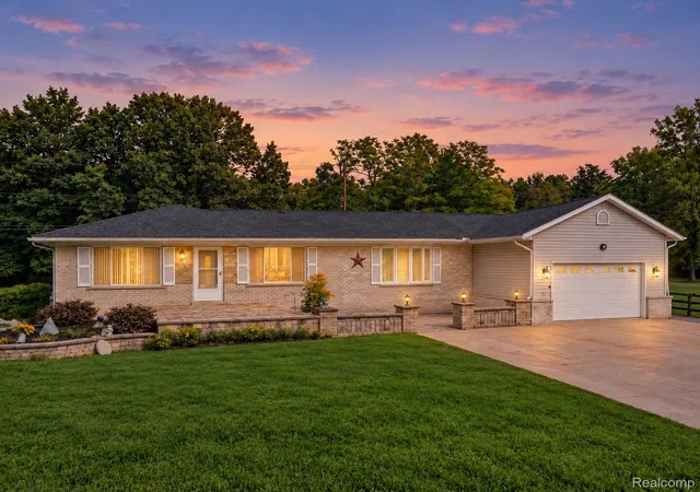 Photo 2 of Single family home for sale at 6252 Greer Rd, West Bloomfield, MI 48324 | MLS# 20261074323 | Listing updated on 2026-10-10