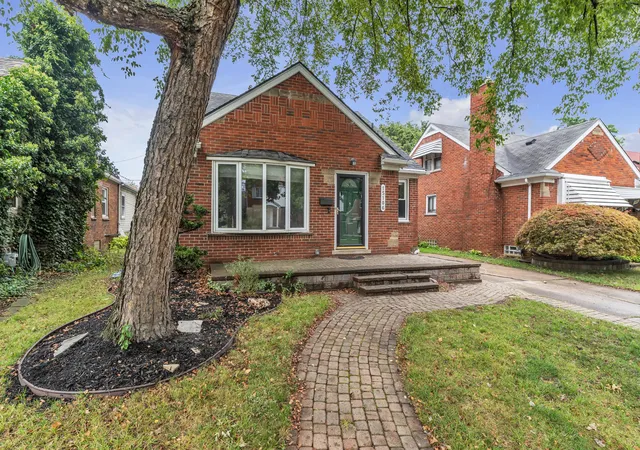 Photo 2 of Single family home for sale at 15106 White Ave, Allen Park, MI 48101 | MLS# 81026048989 | Listing updated on 2026-10-07