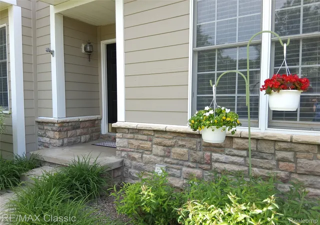 Listing Photo 5 - Condo for sale in building located at 26426 Island Lake Dr, NoviCity_Oakland, MI 48374 - Unit #24
