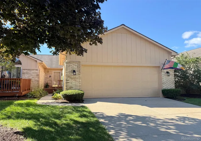 Photo 1 of Condo for sale at 35285 Lone Pine Ln, Farmington Hills, MI 48335 | MLS# 20261074356 | Listing updated on 2026-10-17