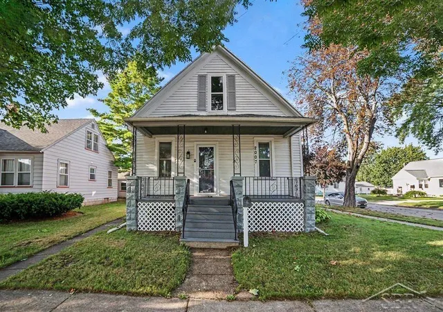 Photo 1 of Single family home for sale at 2007 18th Street, Bay City, MI 48708 | MLS# 61050221811 | Listing updated on 2026-10-04