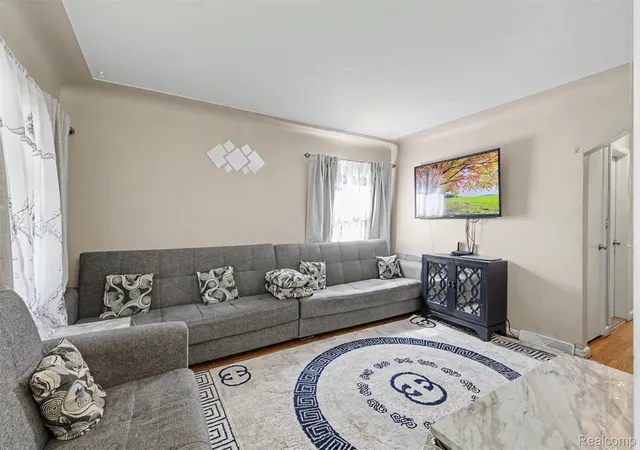 Photo 4 of Single family home for sale at 1817 Drexel St, Dearborn, MI 48128 | MLS# 20261074362 | Listing updated on 2026-10-08