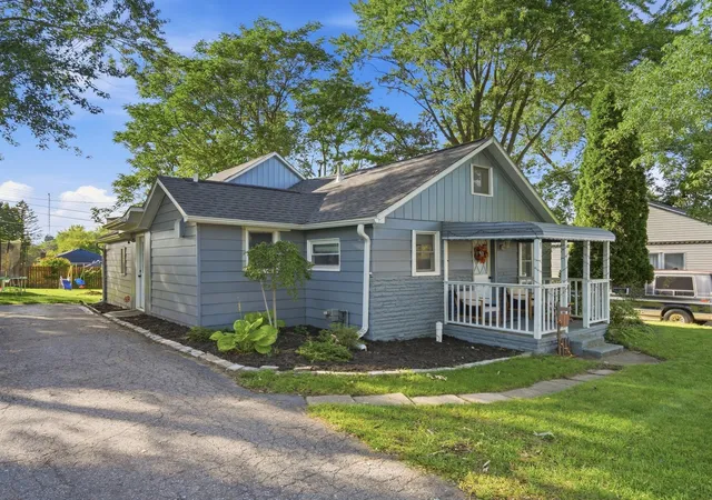 Photo 3 of Single family home for sale at 230 S National St, Howell, MI 48843 | MLS# 81026049011 | Listing updated on 2026-10-11