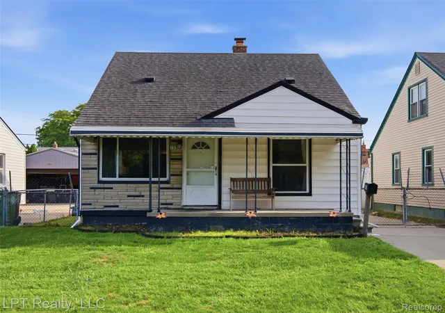 Photo 2 of Single family home for sale at 13395 Castle St, Southgate, MI 48195 | MLS# 20261074404 | Listing updated on 2026-10-10