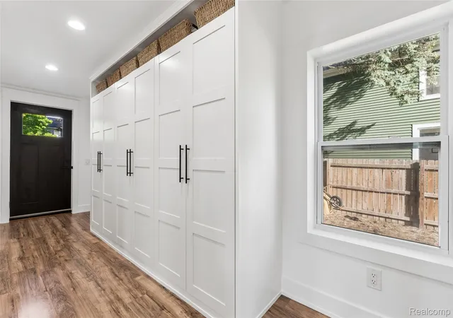 Photo 3 of Single family home for sale at 904 N Main St, Lapeer, MI 48446 | MLS# 20261074409 | Listing updated on 2026-10-17