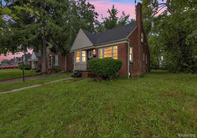 Photo 2 of Single family home for sale at 13807 Wadsworth St, Detroit, MI 48227 | MLS# 20261074447 | Listing updated on 2026-10-06