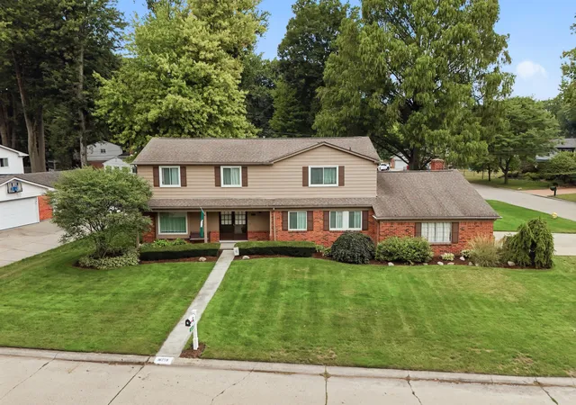 Photo 3 of Single family home for sale at 16759 Timberview Dr, Clinton Township, MI 48036 | MLS# 81026049040 | Listing updated on 2026-10-09
