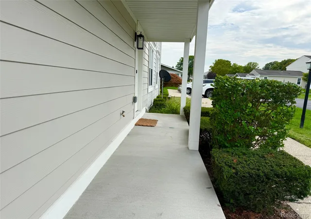Listing Photo 5 - Condo for sale in building located at 39726 Vlg Wood Ln, Novi, MI 48375