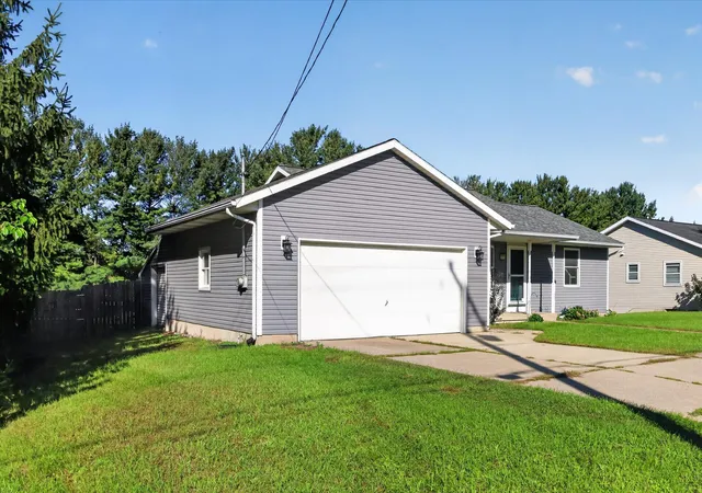 Photo 2 of Single family home for sale at 6703 28th Avenue, Hudsonville, MI 49426 | MLS# 72026049053 | Listing updated on 2026-10-19