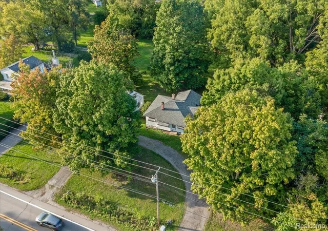 Photo 1 of Single family home for sale at 59380 10 Mile Rd, South Lyon, MI 48178 | MLS# 20261074489 | Listing updated on 2026-10-10