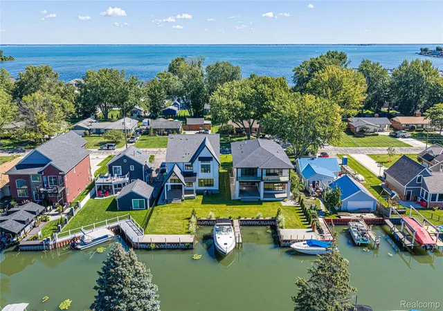 Photo 3 of Single family home for sale at 41225 Belvidere St, Harrison Township, MI 48045 | MLS# 20261074502 | Listing updated on 2026-10-18