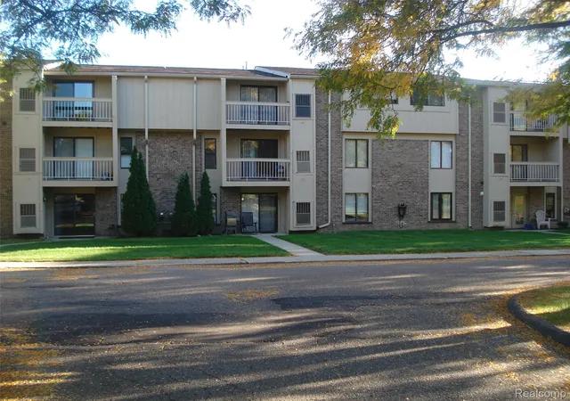Photo 20 of Condo for sale at 30445 W 14 Mile Rd #55, Farmington Hills, MI 48334 | MLS# 20261074516 | Listing updated on 2026-10-21