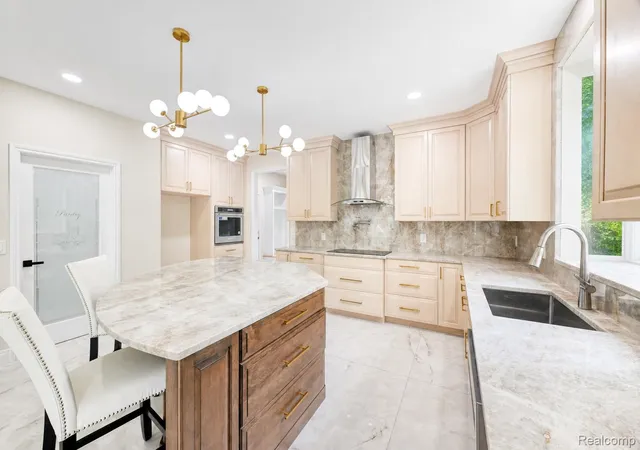 Photo 3 of Single family home for sale at 5555 Holm Dr, Troy, MI 48085 | MLS# 20261074518 | Listing updated on 2026-10-09