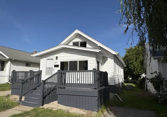 Photo 1 of Single family home for sale at 57 W End Ave, Waterford, MI 48328 | MLS# 81026049063 | Listing updated on 2026-10-09