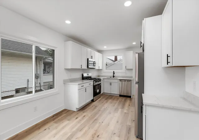 Photo 2 of Single family home for sale at 57 W End Ave, Waterford, MI 48328 | MLS# 81026049063 | Listing updated on 2026-10-09