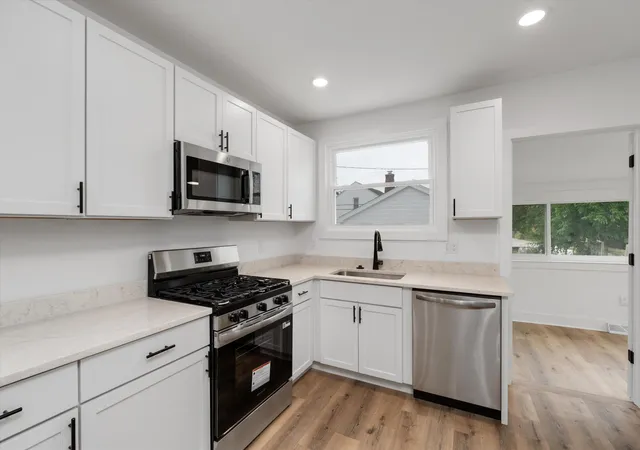 Photo 3 of Single family home for sale at 57 W End Ave, Waterford, MI 48328 | MLS# 81026049063 | Listing updated on 2026-10-09